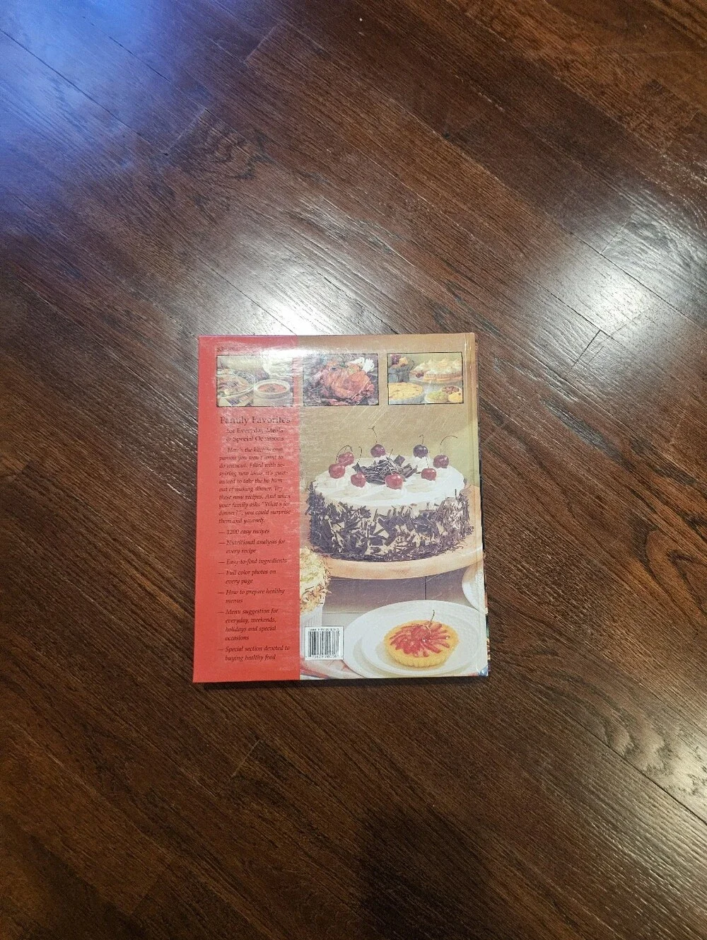 Family Favorites Cookbook - Green Cover